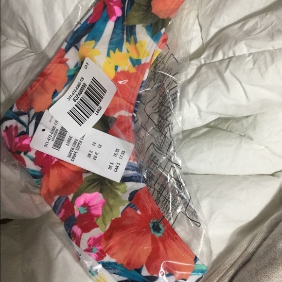 Hollister Swim top and extra cheeky bottoms size L - Picture 8 of 8